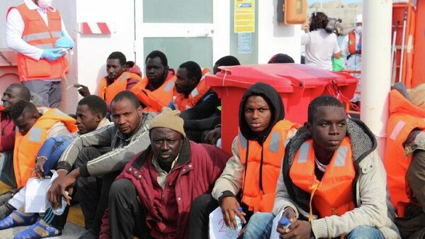 Angola et Namibie acceptent de reprendre certains de leurs migrants expulsés du Royaume-Uni - Sputnik Afrique