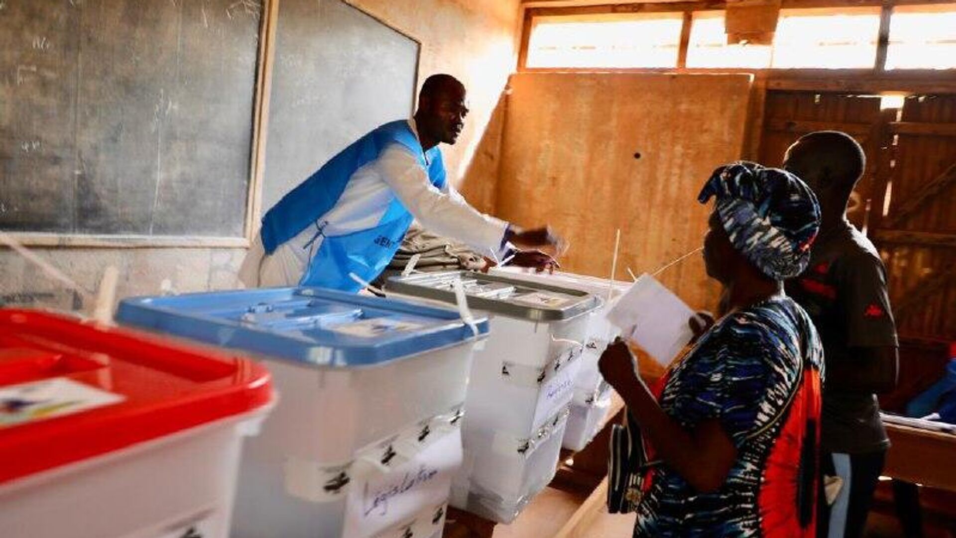 France Attempted to Manipulate CAR Election Organization, Adviser to Central African President Says France Attempted to Manipulate CAR Election Organization, Adviser to Central African President Says - Sputnik Africa, 1920, 29.12.2025