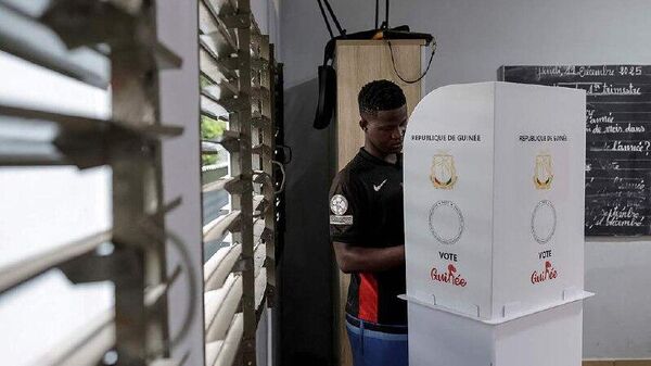 Élections en Centrafrique et Guinée: un modèle de développement souverain, selon la Russie - Sputnik Afrique