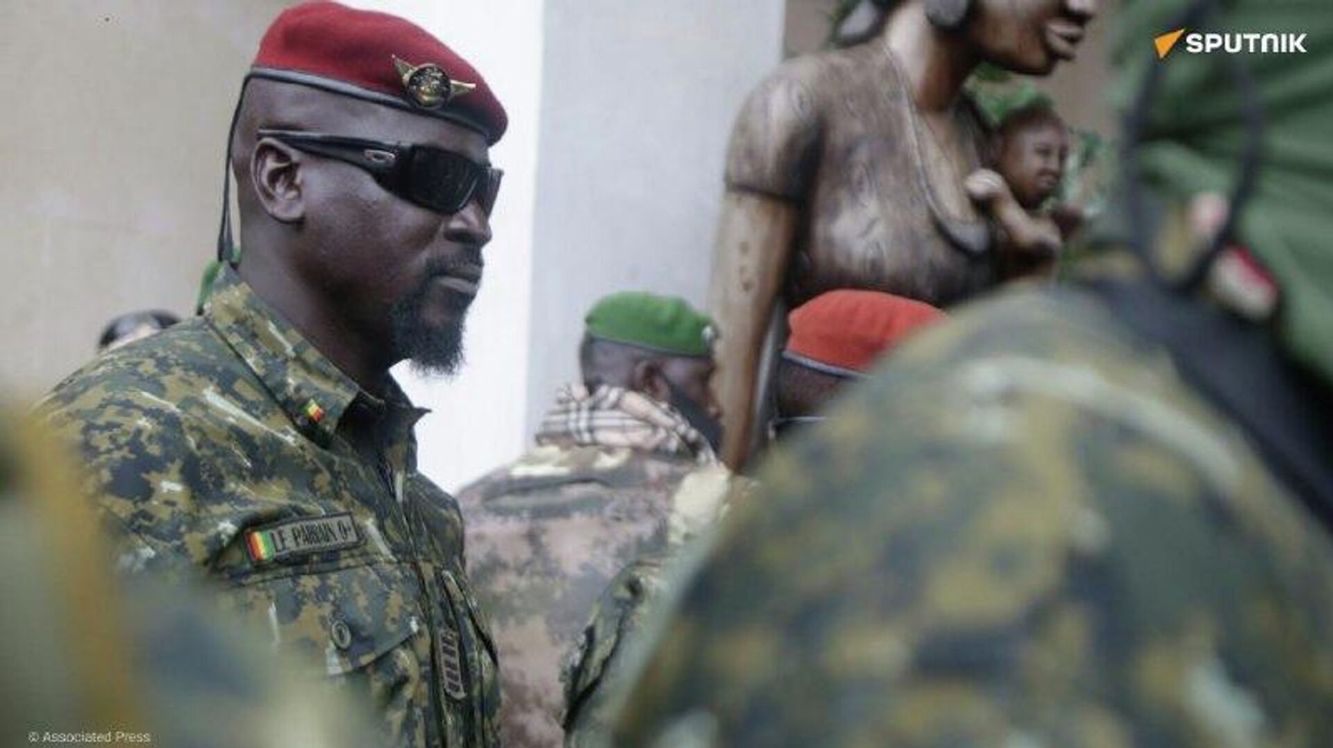 Le général Mamadi Doumbouya remporte la présidentielle en Guinée dès le premier tour Le général Mamadi Doumbouya remporte la présidentielle en Guinée dès le premier tour - Sputnik Afrique, 1920, 31.12.2025