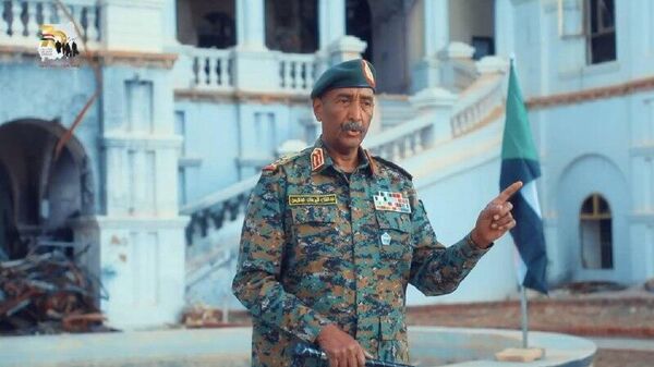 “Un nouveau combat contre le colonialisme au Soudan: le dirigeant du pays rend hommage aux forces armées - Sputnik Afrique