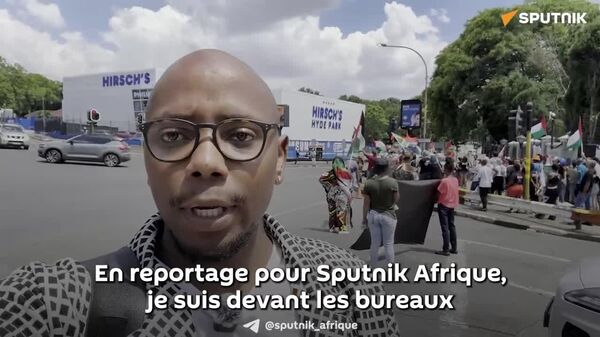 Un nouveau rassemblement pro-palestinien devant le British Council en Afrique du Sud - Sputnik Afrique