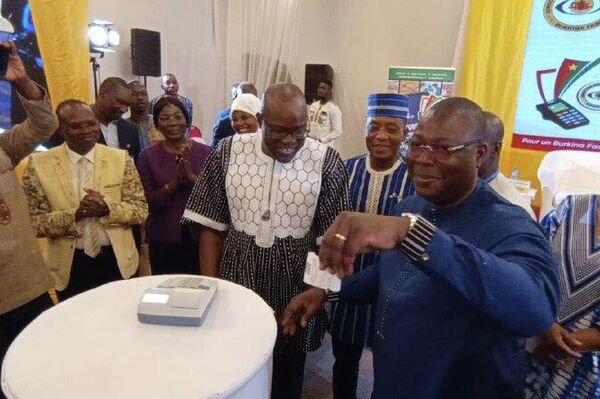 Un acte révolutionnaire: la facture électronique certifiée officiellement lancée au Burkina Faso - Sputnik Afrique