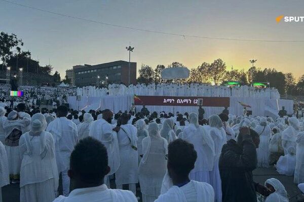 Thousands Gather in Addis Ababa for Ethiopia's Unique Christmas Eve Tradition: Correspondent - Sputnik Africa