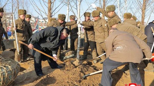 Kim Jong-un inspecte le chantier d'un mémorial-musée dédié aux soldats nord-coréens ayant combattu dans la région de Koursk - Sputnik Afrique