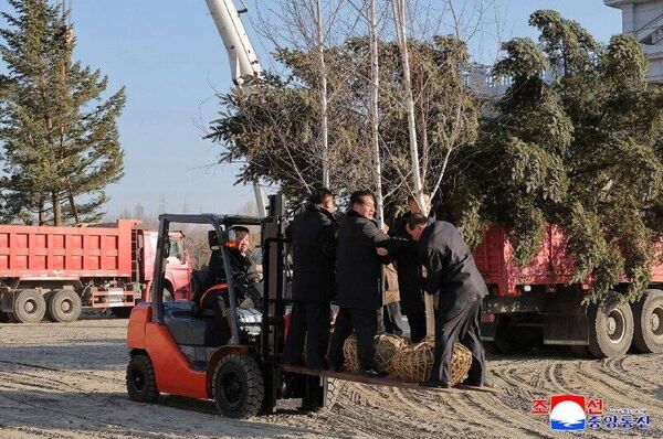 Kim Jong-un inspecte le chantier d'un mémorial-musée dédié aux soldats nord-coréens ayant combattu dans la région de Koursk - Sputnik Afrique