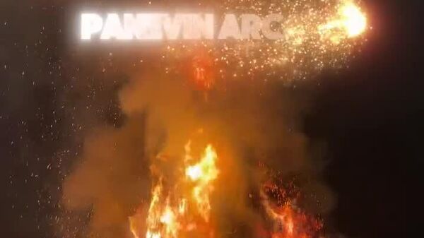 Feu de joie record de 10 mètres à l'occasion de l'Épiphanie en Italie - Sputnik Afrique