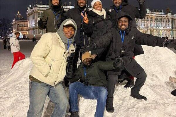 Winter Wonderland Through African Eyes: Students Discover St - Sputnik Africa