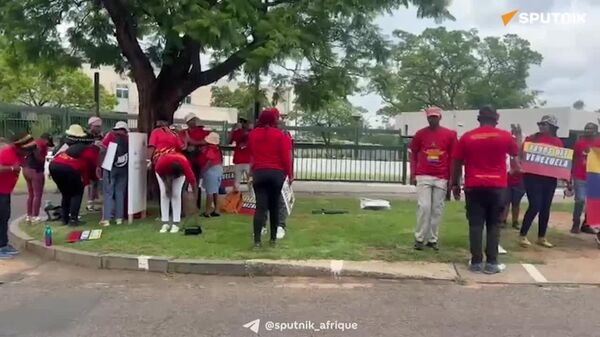 Manifestation devant l'ambassade américaine à Pretoria après l'attaque contre le Venezuela - Sputnik Afrique
