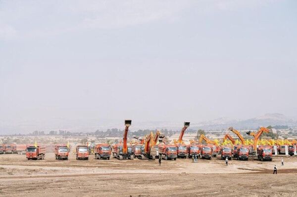 Ethiopian PM Abiy Ahmed Lays Cornerstone for Bishoftu International Airport to Power Ethiopia's Air Travel Expansion - Sputnik Africa