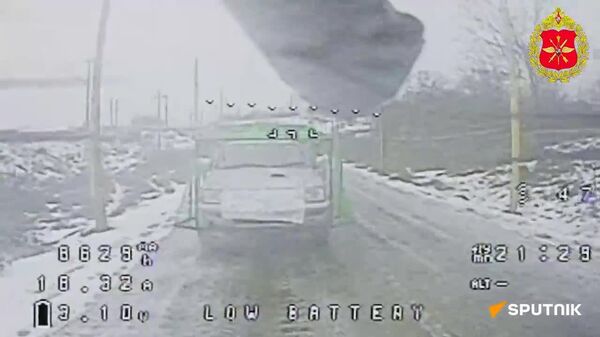 ▶ Des drones russes mènent une chasse à l'ennemi 24/7 - Sputnik Afrique