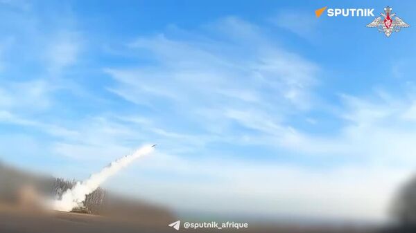 ▶ Des missiles HIMARS et des bombes aériennes guidées ont été interceptés par des systèmes russes de défense aérienne Bouk-M3 - Sputnik Afrique