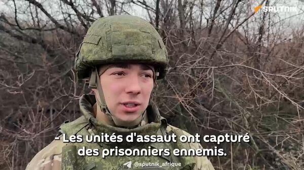 ▶ Des prisonniers de guerre ukrainiens ont aidé les Russes à détruire les positions des forces de Kiev ▶ Des prisonniers de guerre ukrainiens ont aidé les Russes à détruire les positions des forces de Kiev - Sputnik Afrique