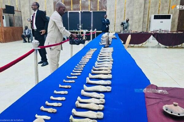 Le Soudan récupère 570 antiquités pillées pendant le conflit en cours - Sputnik Afrique