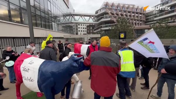 Pour une agriculture équitable : les fermiers français restent mobilisés contre la signature de l'accord de libre-échange avec le Mercosur - Sputnik Afrique