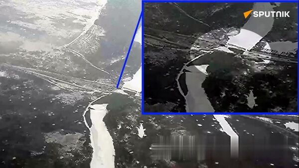 Des bombes aériennes FAB-500 ont détruit un point de passage des forces armées ukrainiennes sur la rivière Oskol, rapporte la Défense russe - Sputnik Afrique