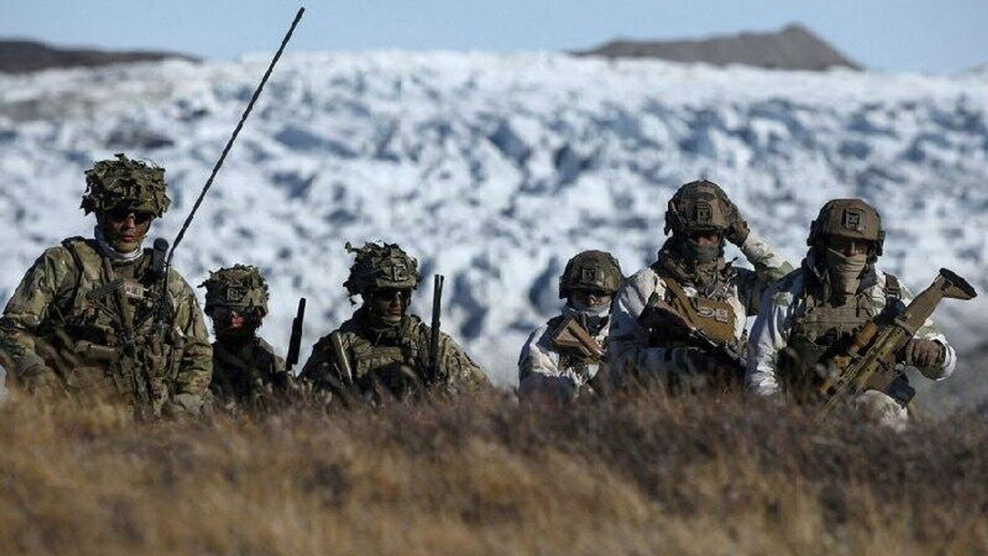 Macron-Trump Greenland Drama is a Distraction From Ukraine: Former French Officer Macron-Trump Greenland Drama is a Distraction From Ukraine: Former French Officer - Sputnik Africa, 1920, 17.01.2026