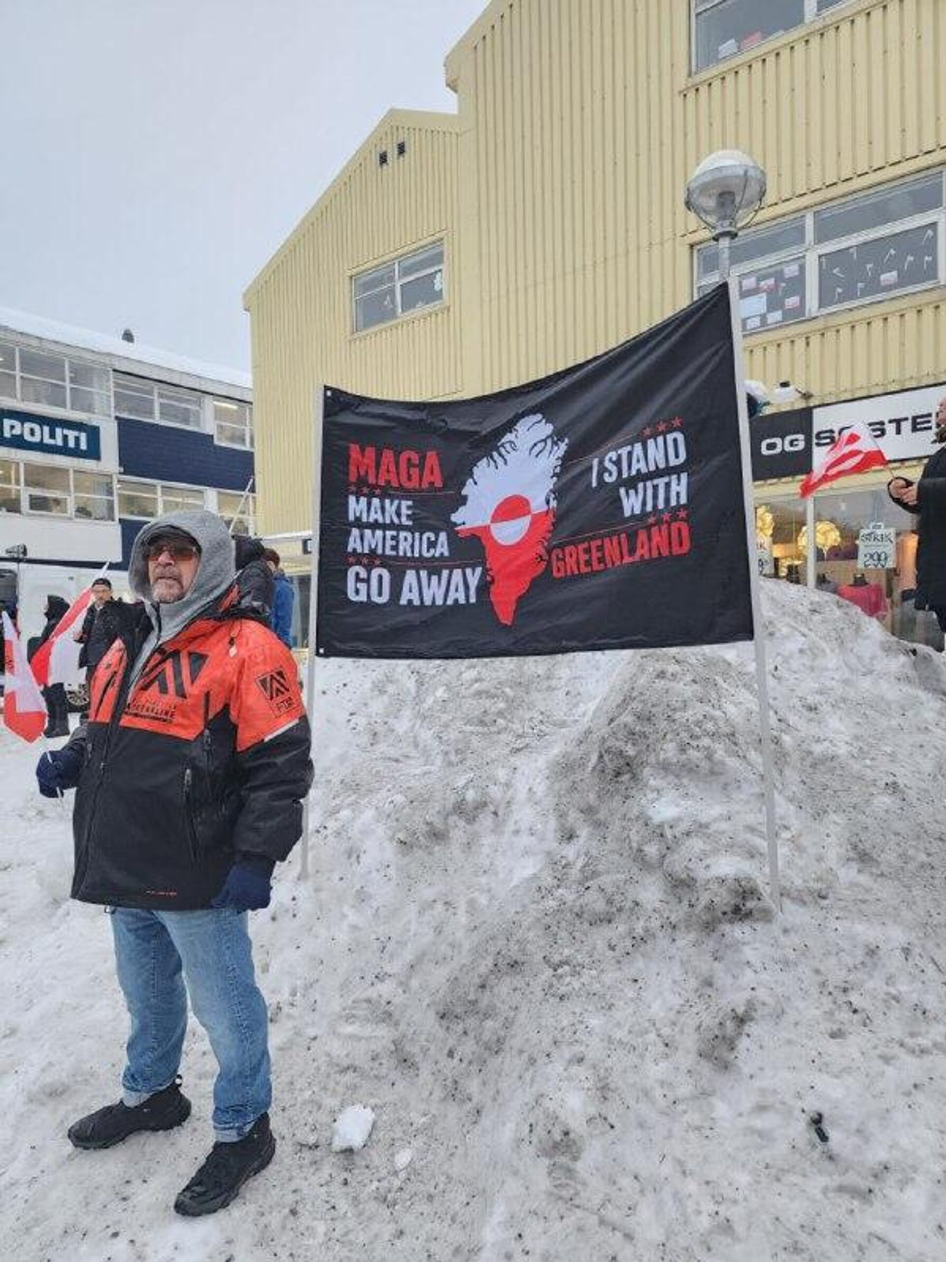 ‘We Love Our Country’: Greenlanders Take to the Streets to Protest US Island Acquisition Ambitions - Sputnik Africa, 1920, 17.01.2026