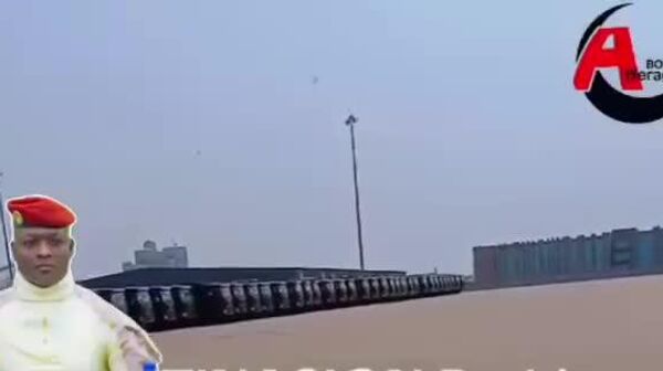 ▶ Au Burkina, de nouveaux matériels de construction routière sont stationnés au port – médias locaux - Sputnik Afrique