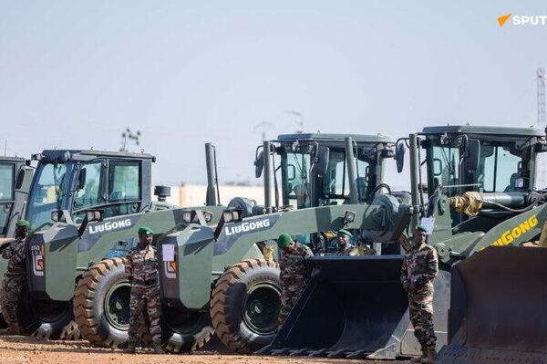Le génie militaire malien reçoit des équipements modernes Le génie militaire malien reçoit des équipements modernes - Sputnik Afrique
