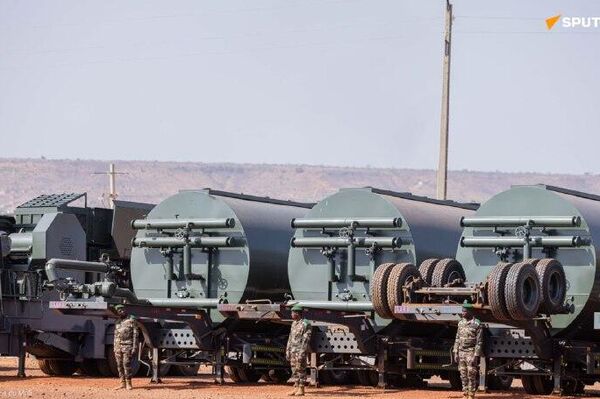 Le génie militaire malien reçoit des équipements modernes Le génie militaire malien reçoit des équipements modernes - Sputnik Afrique