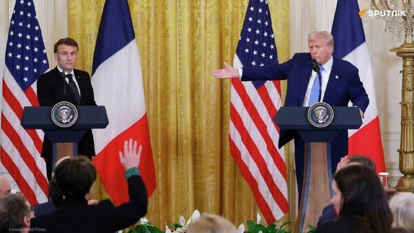 L'idée de Macron d'impliquer Moscou dans les discussions du G7 est une tentative de saper le règlement ukrainien - Sputnik Afrique