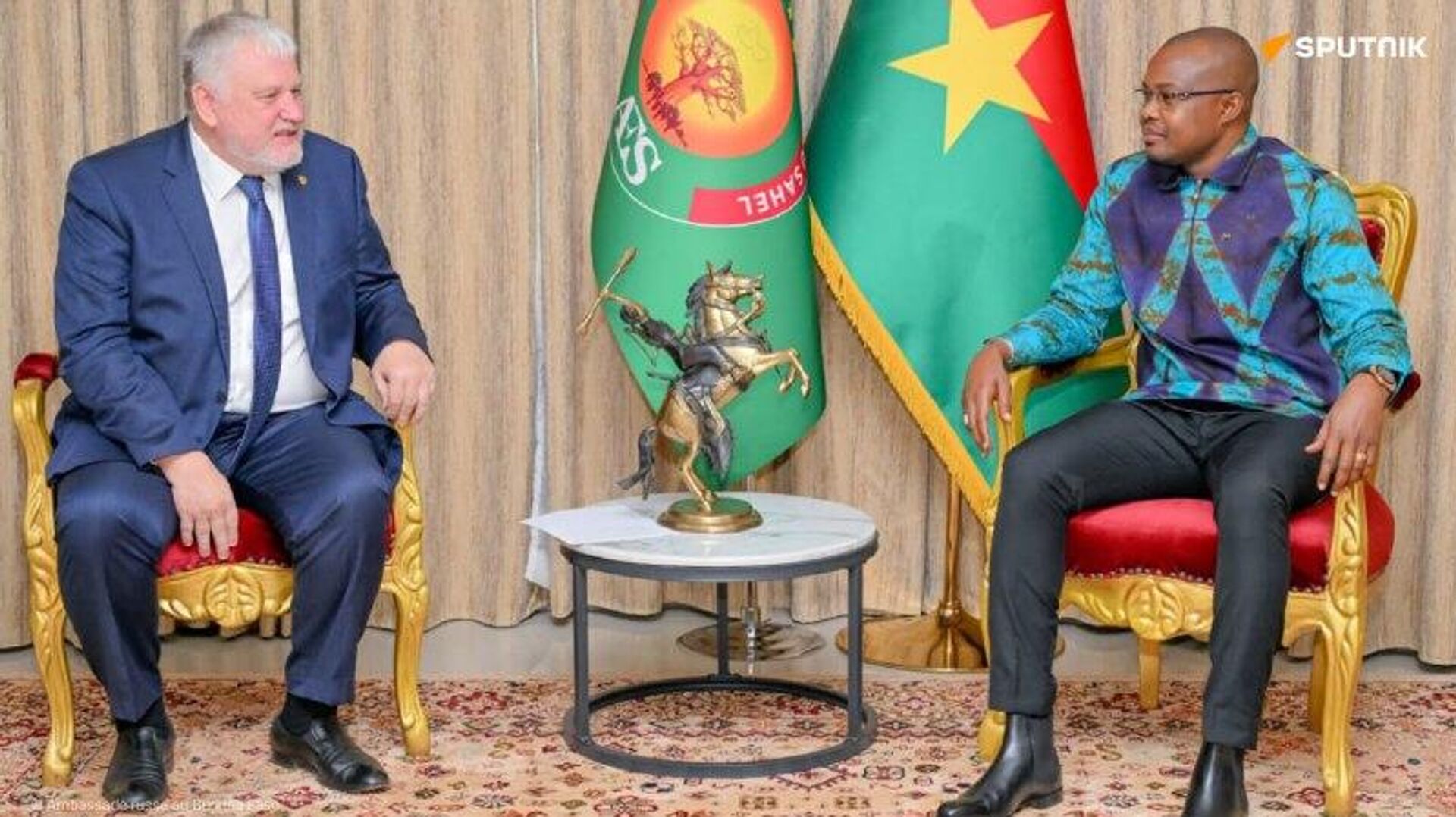 La Russie et le Burkina Faso discutent du lancement d'un satellite russe de télécommunications dans l'intérêt de l'AES - Sputnik Afrique, 1920, 22.01.2026