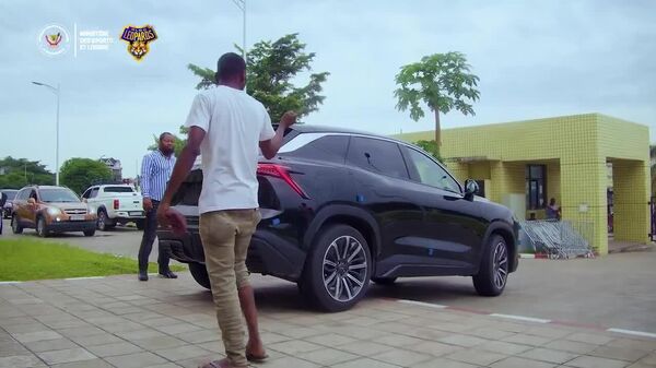 #viral | Frozen in Tribute, Rewarded in Style: DR Congo Honors ‘Lumumba’ Superfan - Sputnik Africa