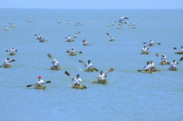 Une compétition de canoë-kayaks s'est déroulée sur le lac Tana à Bahir Dar, en Éthiopie Une compétition de canoë-kayaks s'est déroulée sur le lac Tana à Bahir Dar, en Éthiopie - Sputnik Afrique