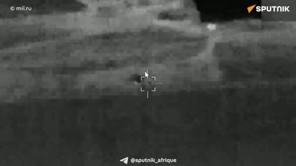 ▶ Des drones russes Guéran ont détruit des hélicoptères ukrainiens Mi-24 et Mi-8 - Sputnik Afrique