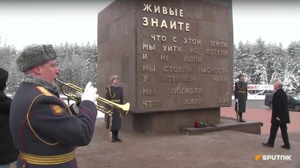 Putin Lays Flowers at Memorial in St - Sputnik Africa