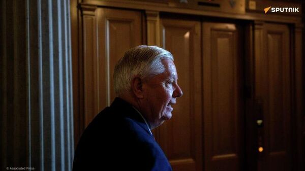 L'objectif des USA en Iran est de mettre fin au régime, selon un sénateur républicain - Sputnik Afrique