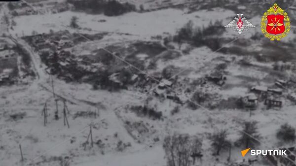 ▶ Des canons automoteurs russes Giatsint-S en action dans la zone de l'opération militaire spéciale - Sputnik Afrique