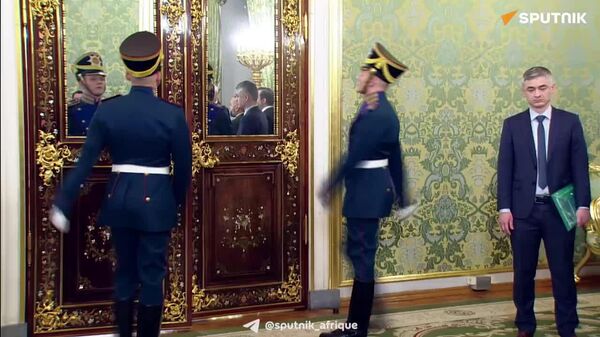 ▶ Retour en images sur la rencontre au Kremlin entre les Présidents russe et syrien, Vladimir Poutine et Ahmed al-Charaa - Sputnik Afrique