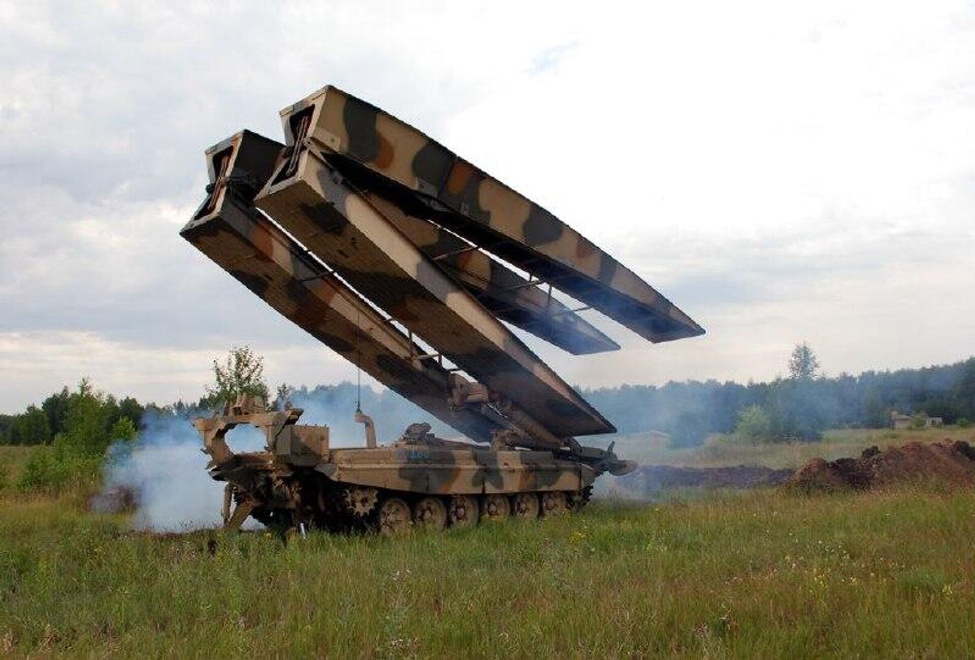 MTU-90M: ce char poseur de ponts russe filmé en action - Sputnik Afrique, 1920, 29.01.2026