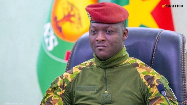 Traoré fait le bilan de 2025: le Burkina progresse vers l’indépendance totale, disent les experts - Sputnik Afrique