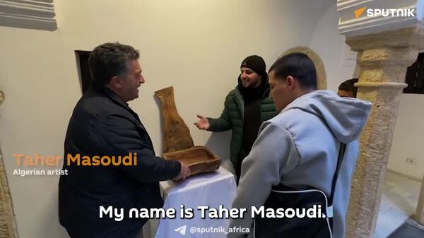 A Necessary Chair, A Hidden Talent: How an Algerian Man Became a Master Woodcarver in His Fifties - Sputnik Africa