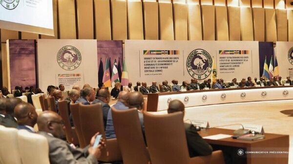 Rapatriement des fonds de la CEMAC: une décision salutaire, selon un économiste - Sputnik Afrique