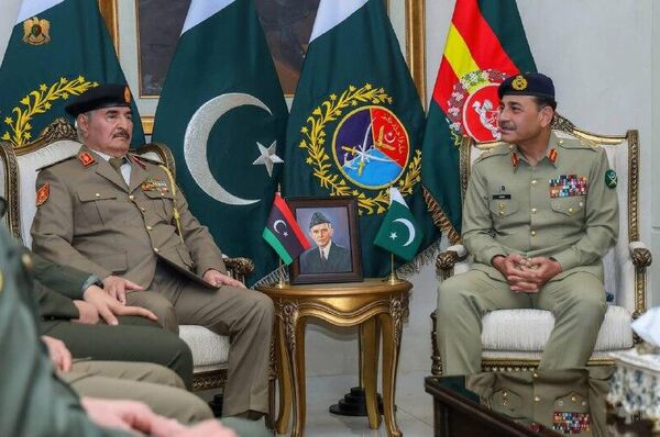 Le maréchal Khalifa Haftar au Pakistan pour consolider le partenariat militaire Le maréchal Khalifa Haftar au Pakistan pour consolider le partenariat militaire - Sputnik Afrique