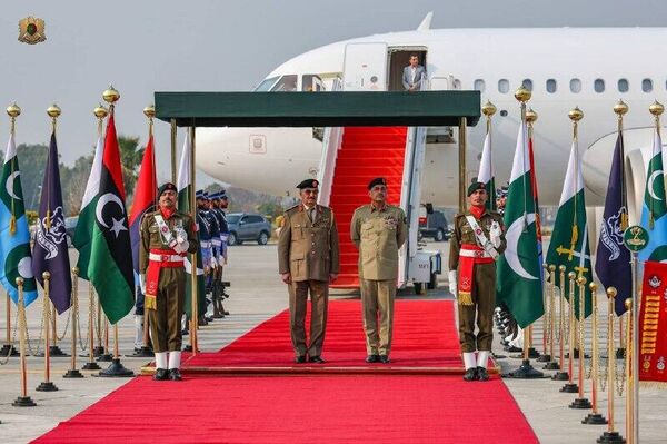 Le maréchal Khalifa Haftar au Pakistan pour consolider le partenariat militaire Le maréchal Khalifa Haftar au Pakistan pour consolider le partenariat militaire - Sputnik Afrique