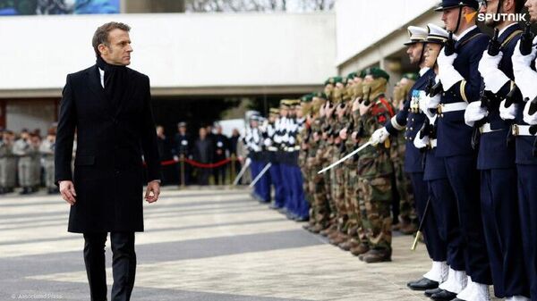 La France mène une guerre hybride pour étouffer les aspirations des peuples en Afrique, selon un panafricaniste - Sputnik Afrique