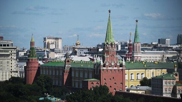 La porte d'un règlement pacifique en Ukraine est ouverte, mais tant que Kiev n'aura pas pris les décisions qui s'imposent, la Russie poursuivra son opération militaire - Kremlin - Sputnik Afrique