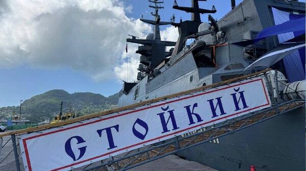 Le Président des Seychelles a visité la corvette russe Stoïki dans le port de Victoria - Sputnik Afrique
