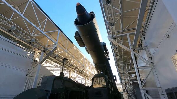 Lancement d&#x27;un missile balistique intercontinental Yars lors d&#x27;un exercice stratégique des forces nucléaires impliquant leurs composantes terrestres, navales et aériennes au cosmodrome de Plesetsk, en Russie. - Sputnik Afrique