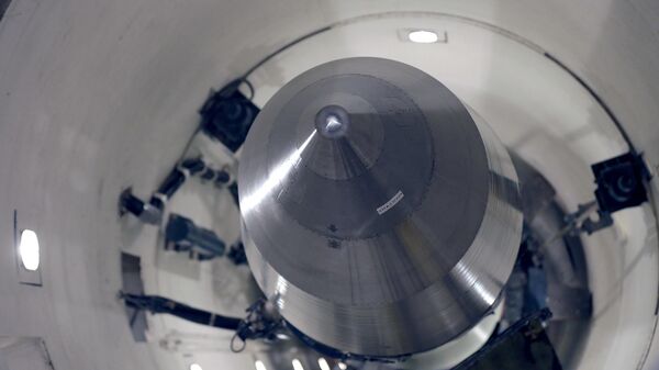 Un missile Minuteman 3 inerte est visible dans un tube de lancement d&#x27;entraînement sur la base aérienne de Minot, dans le Dakota du Nord. - Sputnik Afrique