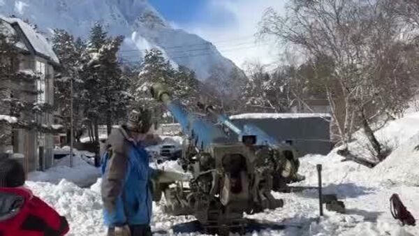 #viral | Orchestrating the Snow: Cannon Fire Tames Elbrus' Slopes - Sputnik Africa