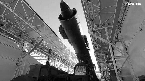 Expiration du traité START III: Un équilibre qui est en train de se refaire Expiration du traité START III: Un équilibre qui est en train de se refaire - Sputnik Afrique