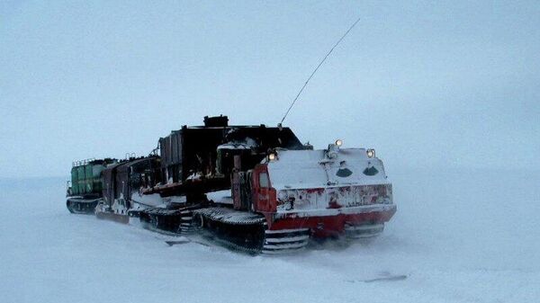 Véritable héros: ce tout-terrain russe traverse mers gelées et terrains hostiles - Sputnik Afrique