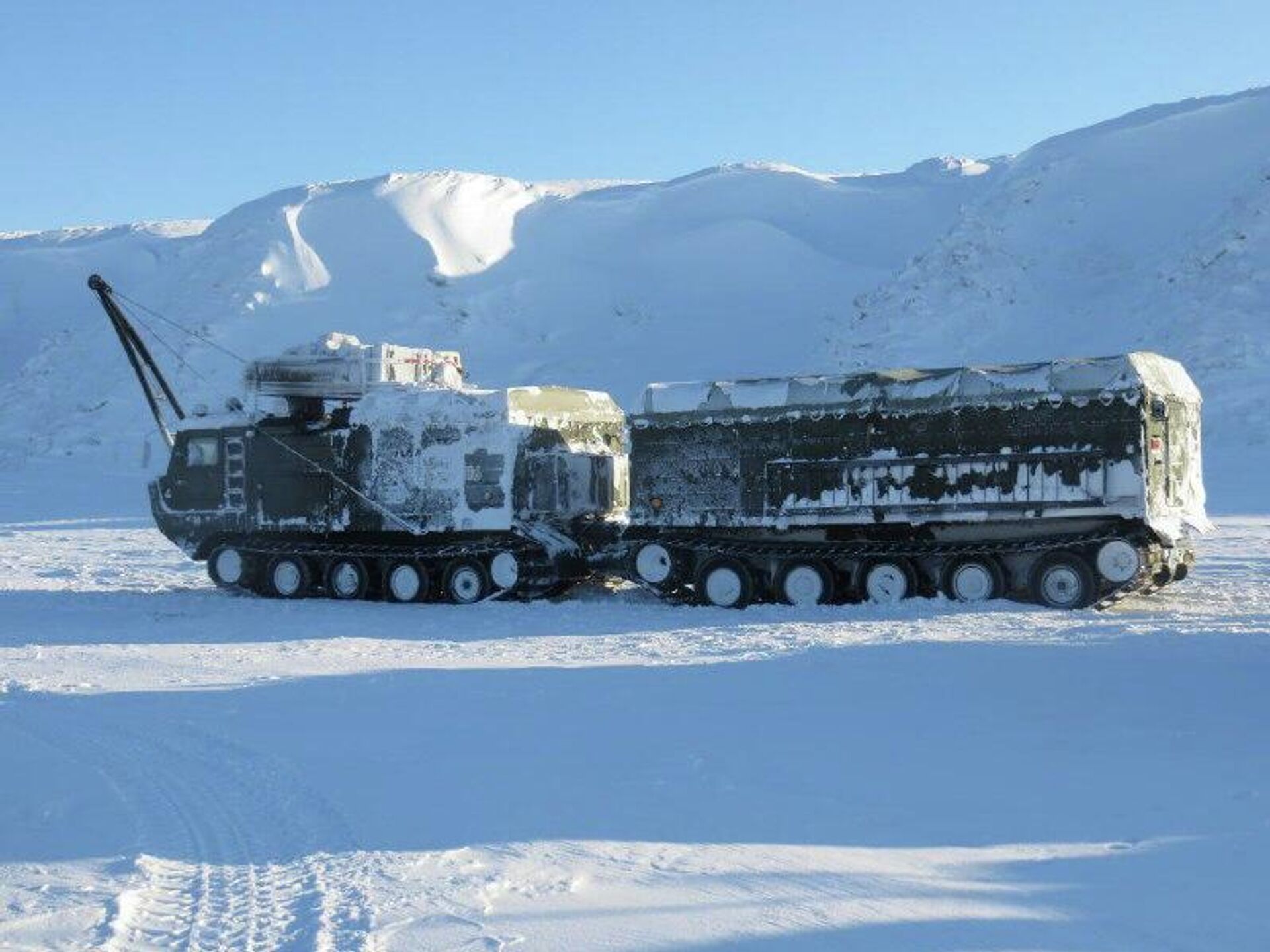 Véritable héros: ce tout-terrain russe traverse mers gelées et terrains hostiles - Sputnik Afrique, 1920, 08.02.2026