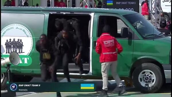 Les forces d'élite rwandaises relèvent le défi du SWAT aux Émirats arabes unis - Sputnik Afrique